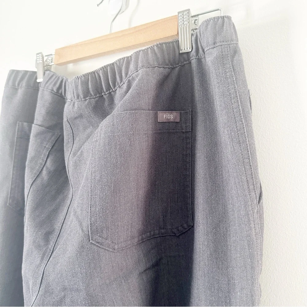 FIGS Men's Cairo Cargo Scrub Pants Graphite XL